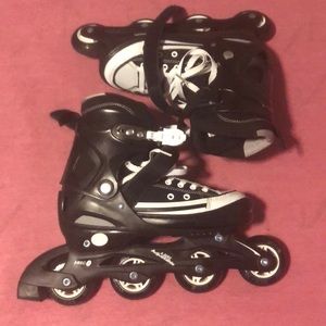 Converse style roller blades